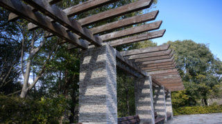 公園のパーゴラ